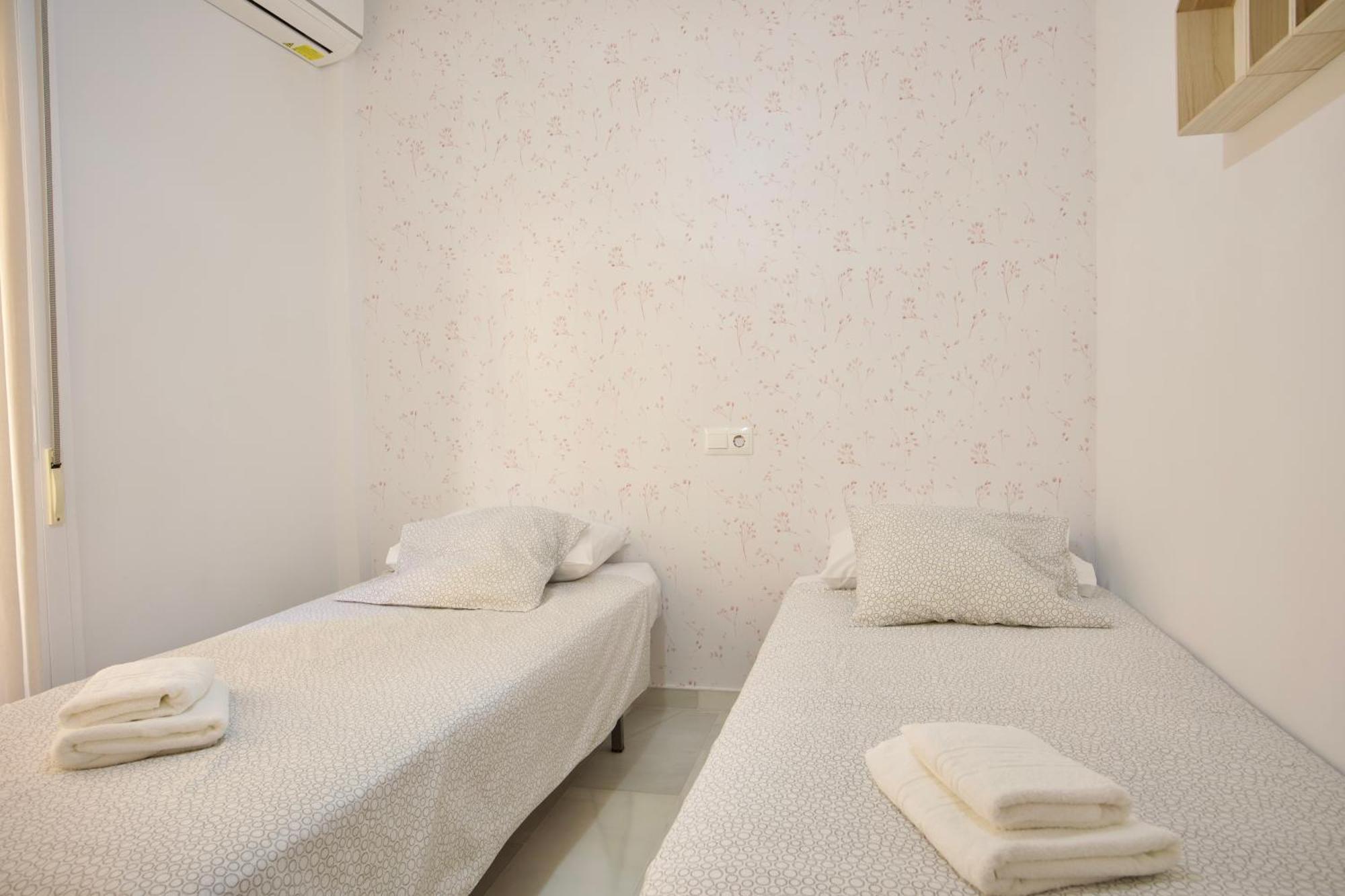 Bonito Apartamento Cerca De La Playa De Торрокс-Коста Экстерьер фото